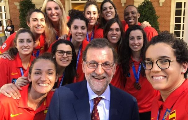 Rajoy: "Habéis hecho feliz a mucha gente y no le habéis pedido nada a cambio"