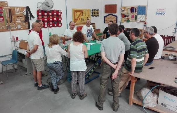 La Escuela de la Madera pone en marcha un curso de técnicas de tapizado dirigido a profesores