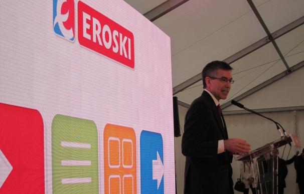 (Ampl.) Eroski planea reducir la deuda entre 300 y 400 millones en cinco años por lo que moderará inversiones