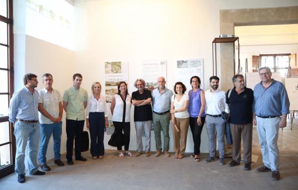 Armengol asiste a la inauguración de la exposición 'Concurso de ideas para una residencia en Pòrtol'