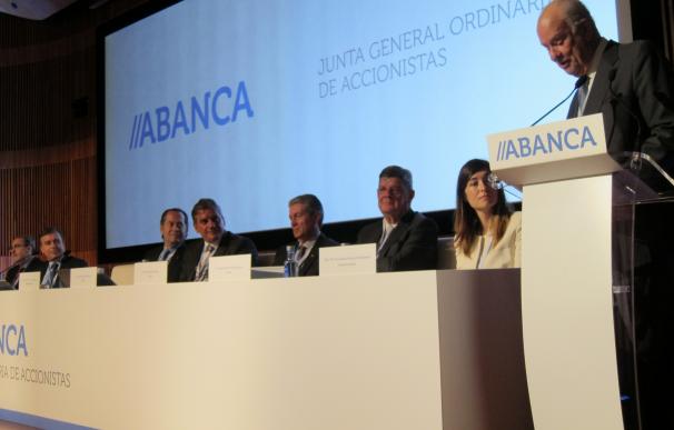 Juan Carlos Escotet releva a Javier Etcheverría en la presidencia de Abanca