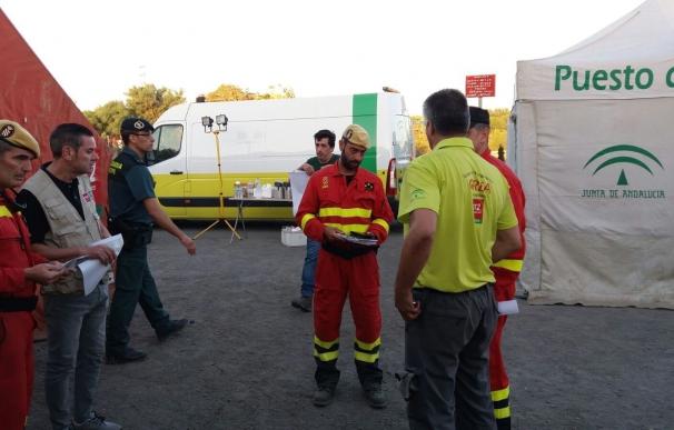 Unas 450 personas permanecen realojadas por el operativo de emergencia del incendio de Moguer