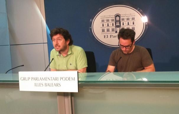 Podemos acusa al PP balear de "suscribir el silencio de Bárcenas" al mantener en el escaño al diputado Álvaro Gijón