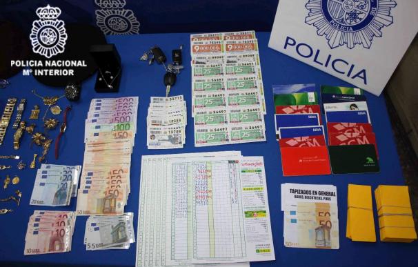 Siete familiares detenidos por 120 estafas con billetes de lotería falsa