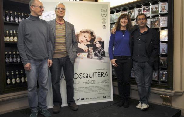 Agustí Vila realiza un agrio retrato de la clase media en "La mosquitera"