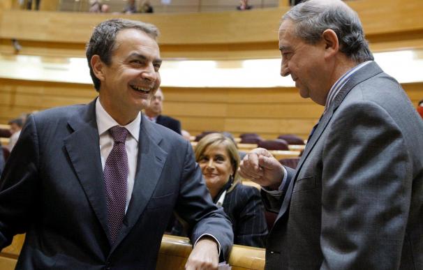 Zapatero asegura que el Gobierno "no tiene prisa" por legalizar Batasuna