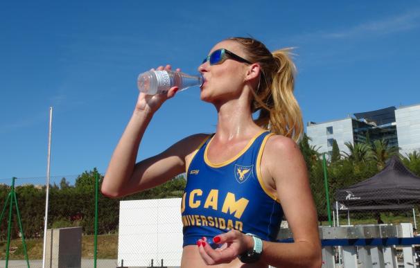 Un experto de la UCAM recomienda hidratarse bien antes, durante y después de hacer ejercicio en verano