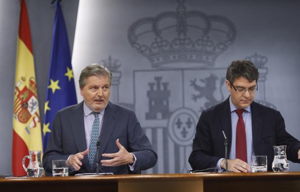 El Gobierno ve de "ciencia ficción" un acuerdo para echar a Rajoy y cree que Iglesias busca no hablar de su "suspenso"