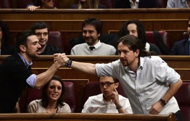 La España del esfuerzo (economía) contra la España del chalaneo (política)