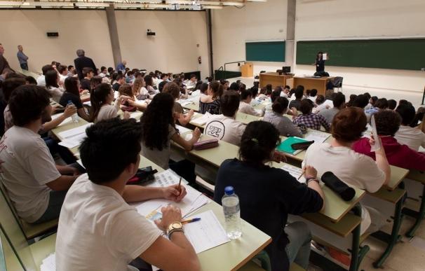 Educación calcula que 4.000 alumnos se presentarán a la nueva prueba de acceso a la Universidad (EBAU)