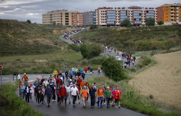 Casi 600 personas han participado en el último paseo saludable de esta temporada con destino al Torreón de El Cortijo