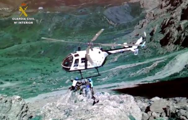 Rescatado un montañero tras sufrir una caída de diez metros en Peña Ubiña (León)