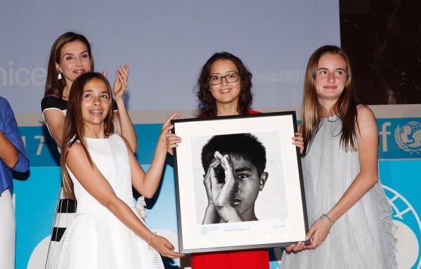 Las niñas de las 'Pulseras Candela', Premio Moviliza de UNICEF: "Las 'Candelas' son un arma contra el cáncer infantil"