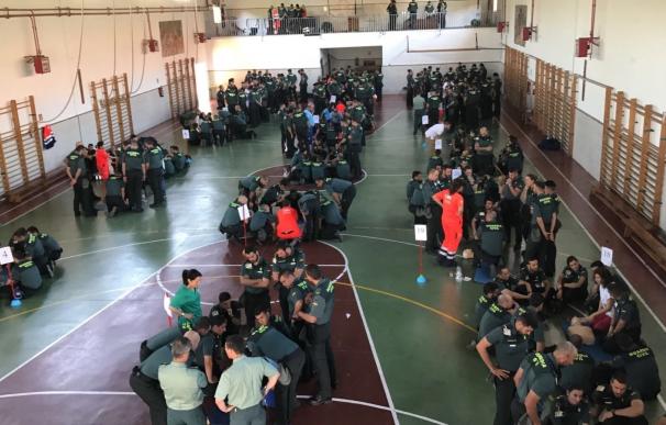 Profesionales del 061 entrenan en reanimación cardiopulmonar a 1.800 guardias civiles en Baeza