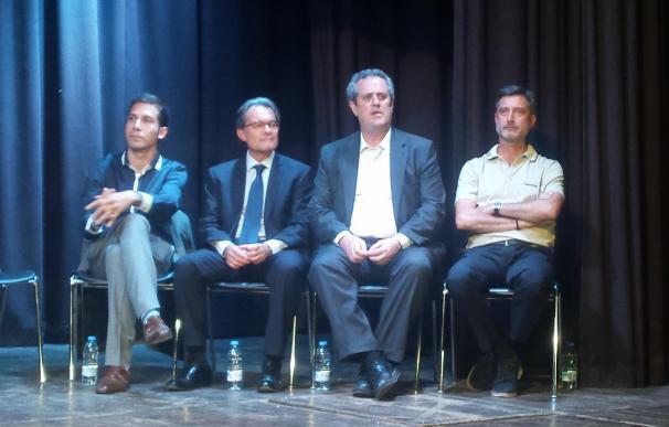 Artur Mas exige a Colau apoyar el referéndum eligiendo entre demócratas y quienes impiden votar