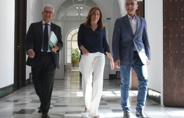 Susana Díaz remodela su gobierno con cinco caras nuevas y cambio de cartera de Rosa Aguilar