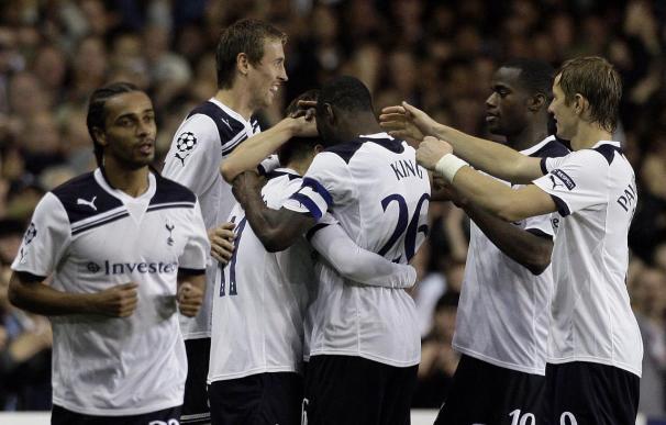 2-3. Van der Vaart tira del Tottenham para remontar al Arsenal en el gran derbi de Londres