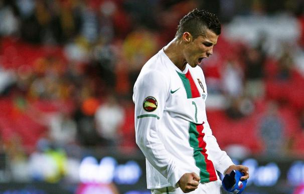 Cristiano Ronaldo: "La gente tiene envidia del míster Mourinho"