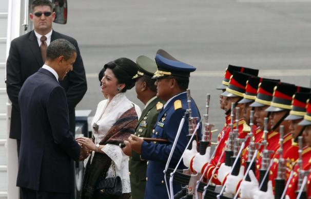 Obama concluye la visita a Indonesia y parte para la reunión del G20
