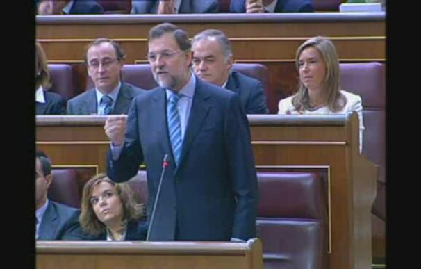 Rajoy pide coraje y Zapatero coherencia en la sesión de control al Gobierno