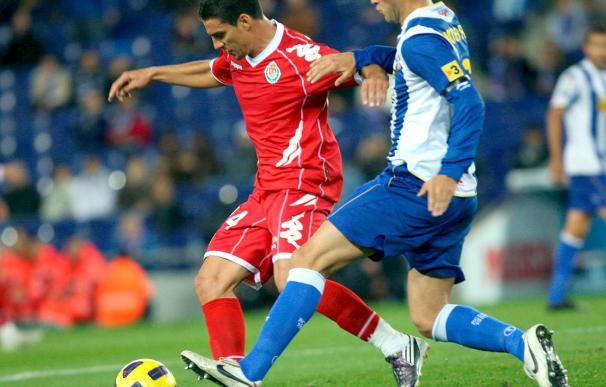 El jugador del Espanyol Víctor Ruiz dice que le encanta que el míster no le dé descanso