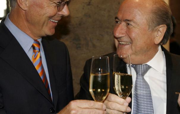Blatter asegura que nunca pidió dinero a Beckenbauer