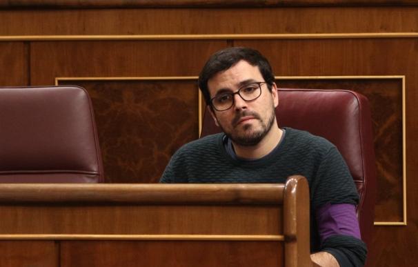 Garzón ve "incomprensible" que el TC tumbe la 'amnistía fiscal' del Gobierno a "amiguetes" y "no pase nada"