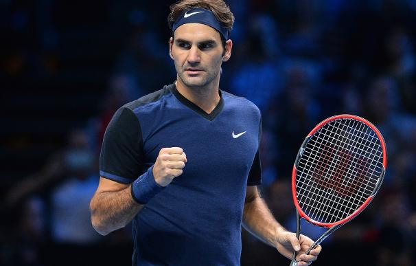 Roger Federer se estrenó con victoria en Londres. / AFP