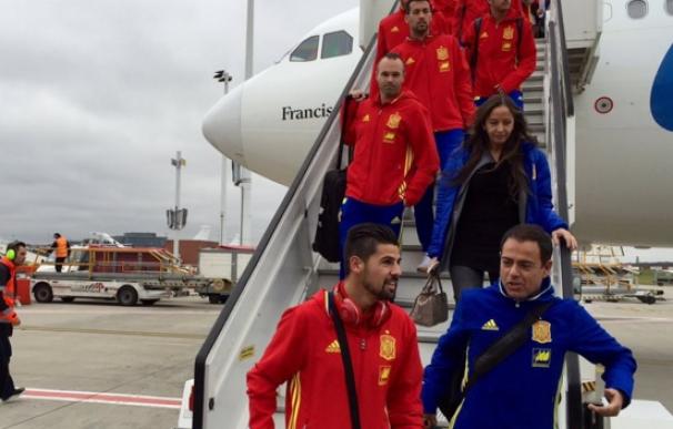 Los jugadores de la selección llegaron a Bélgica entre fuertes medidas de seguridad. /Sefutbol