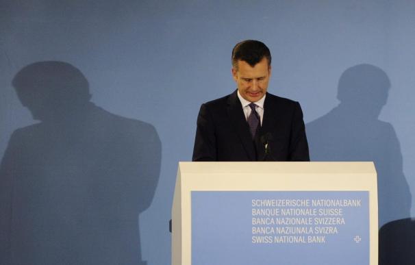 El presidente del Banco Nacional Suizo dimite tras un escándalo