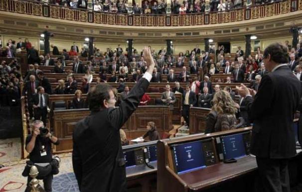Algunos diputados tuitearon desde el pleno del Congreso el debate de investidura de Rajoy