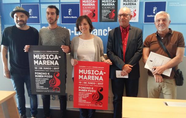 Poncho K y Rubén Pozo en la I edición del Festival Musicamarena que se celebra este sábado en Camarena (Toledo)