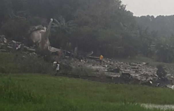 Se estrella en Yuba un avión dejando al menos 40 muertos y tres supervivientes