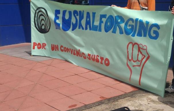 Trabajadores de Euskalforging de Irura y Sestao inician huelga por la renovación del convenio y mejoras salariales
