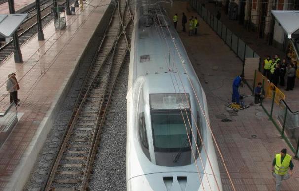 Una persona muere al ser arrollada por un tren del alta velocidad en Segovia