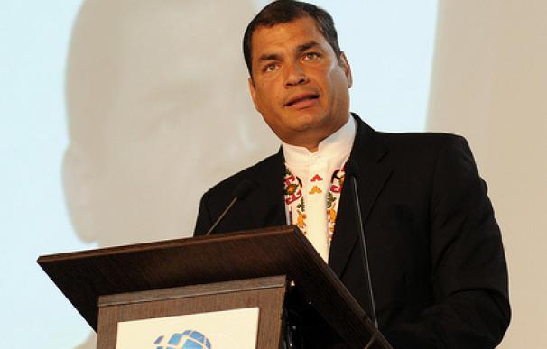 Correa niega que haya invitado a Assange a Ecuador