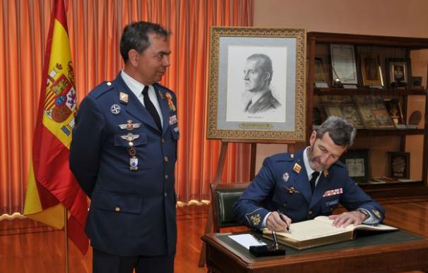 El general José Julio Rodríguez (dcha.). Foto: Ejército del Aire