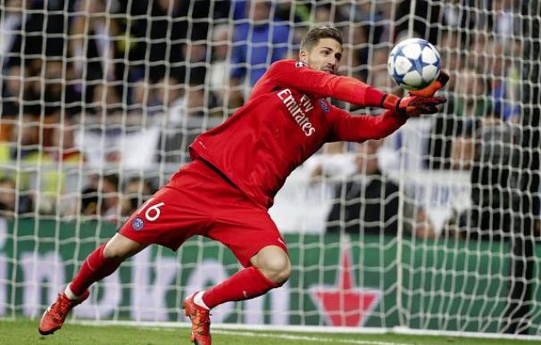 La afición francesa carga contra Kevin Trapp por su error ante el Real Madrid / Getty Images.