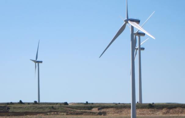 Cantabria acabará la legislatura con más de 200 megavatios de energía eólica, según Revilla