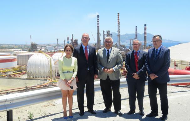 Arellano visita la planta de Cepsa en el Campo de Gibraltar y conoce los proyectos en los que trabaja la empresa