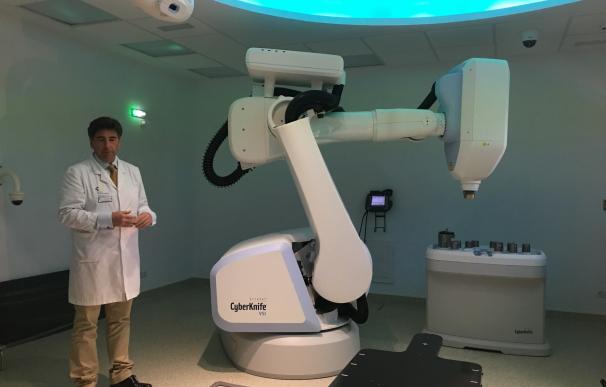 El Hospital Dr. Negrín de Gran Canaria dispone del único robot de radiocirugía en un centro público español