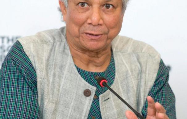 Yunus defiende en Bangladesh su inocencia hasta que se demuestre lo contrario