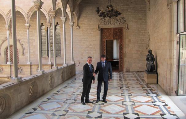 Puigdemont y Urkullu se reúnen en el Palau de la Generalitat