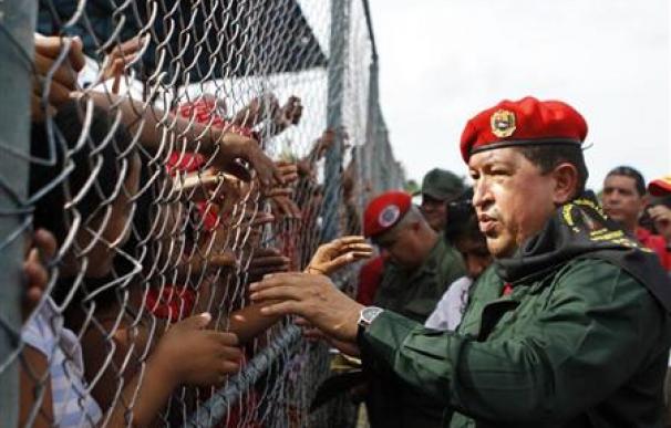 Chávez busca poderes especiales hasta por 18 meses
