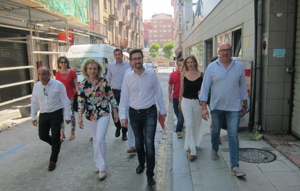 Tezanos, sorprendida por la "ruptura unilateral" del consenso, presenta una candidatura de "unidad" del PSOE