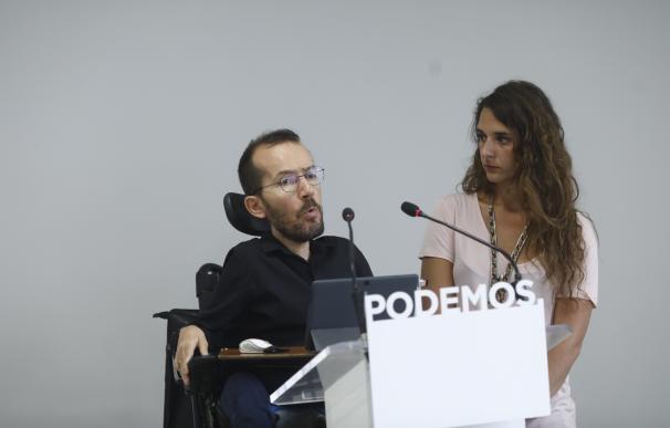 Podemos avisa al PSOE de que "sólo por la vía parlamentaria" no se "descabalga" al PP e insiste en una moción de censura