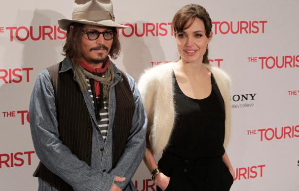 La pasión entre Jolie y Depp hace saltar chispas en "The Tourist"