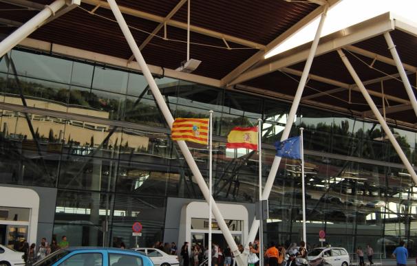 Zaragoza-. El aeropuerto abre sus puertas a más de 1.700 estudiantes con un programa de visitas guiadas