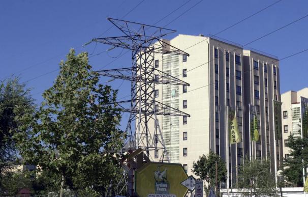 La OCU pide al Gobierno congelar la tarifa eléctrica para los próximos meses