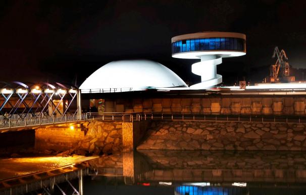 Molina anuncia una colaboración entre la Casa del Lector y el Centro Niemeyer